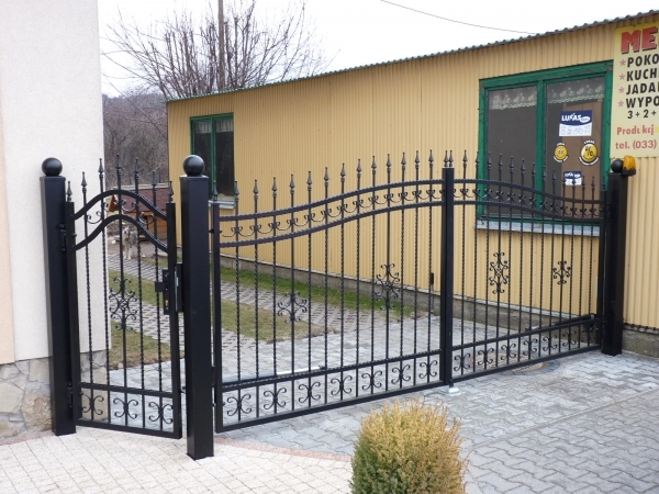 ogrodzenie kute motyw koszyk+cetki