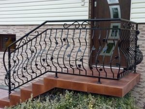 Prosta balustrada schodowa z profili stalowych