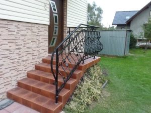 Balustrada stalowa z elementami kutymi