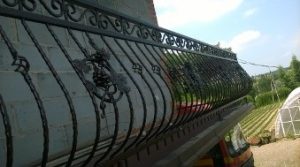 Stalowa balustrada w kolorze antracyt z prostym wzorem