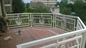 Balustrada z hartowanego szkła i stali nierdzewnej