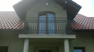 Nowoczesna balustrada z prostokątnych profili